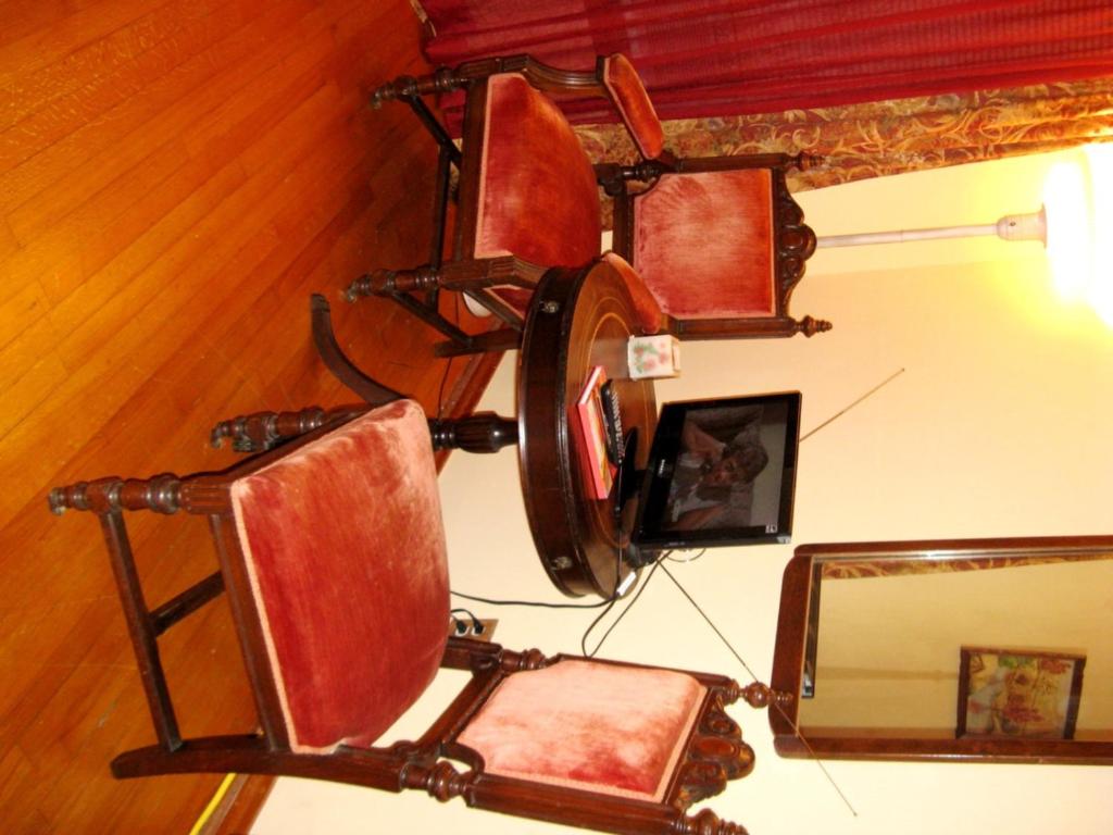 Alla's Historical Bed and Breakfast, Spa and Cabana - Salle De Roi