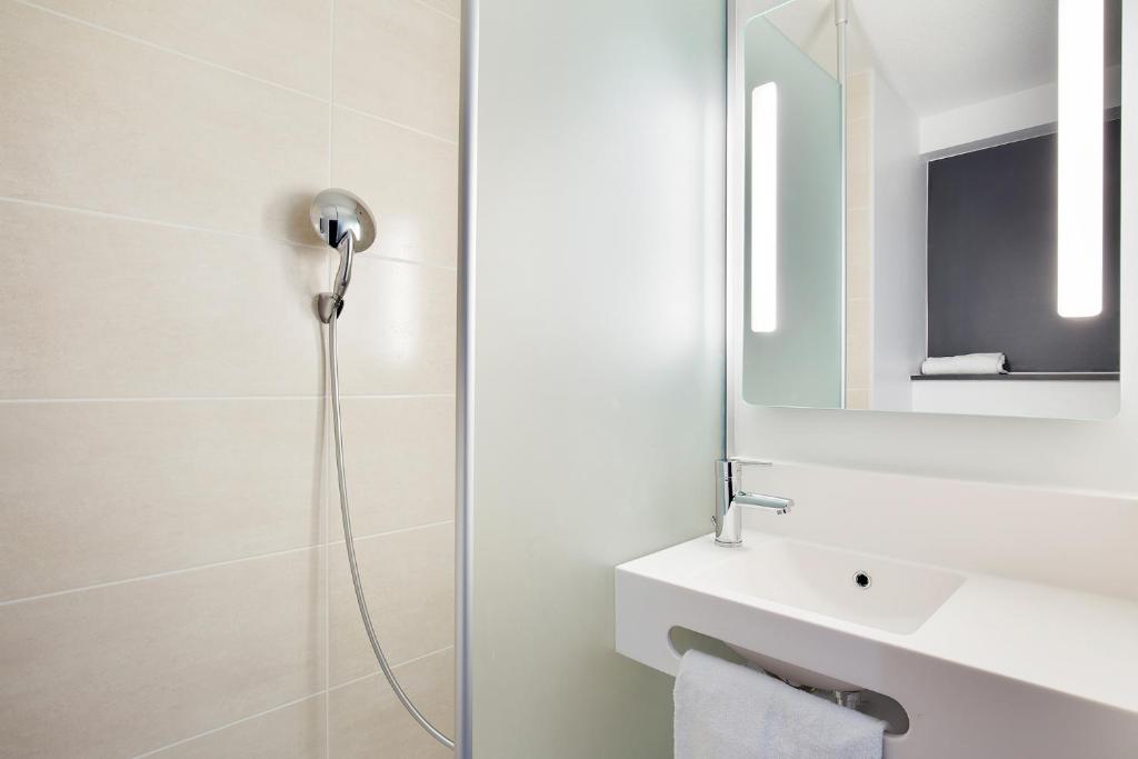 B&B HOTEL LYON Centre Perrache - Resim 15