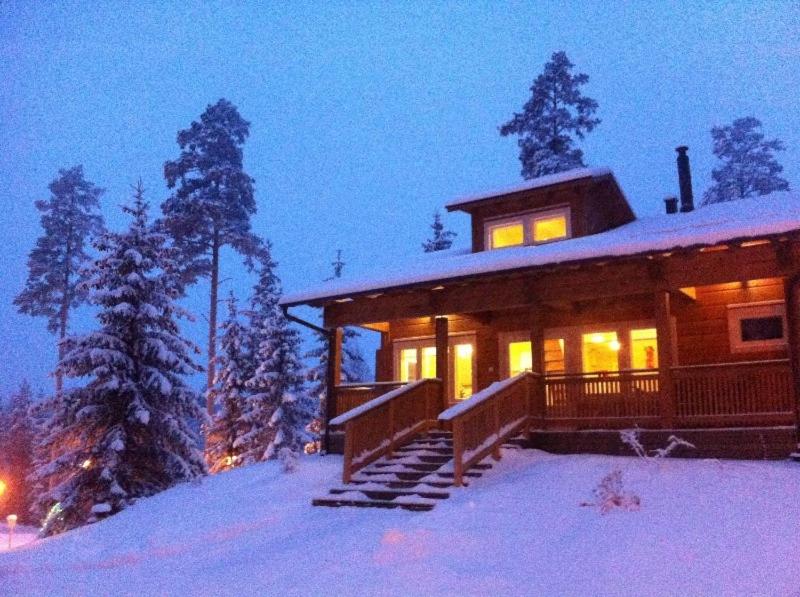 Pyhäjärven Lomakylä v zimě