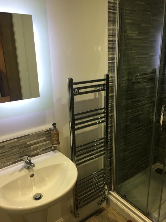 
Deluxe Double Room with Shower
