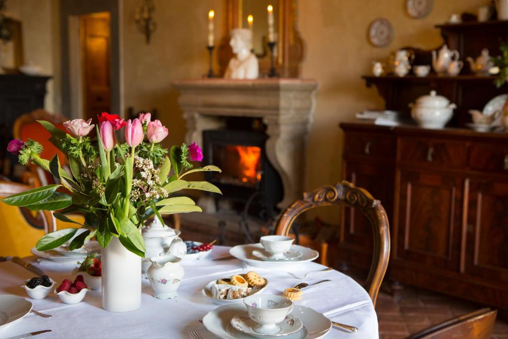 Jedlo v ubytovaní bed & breakfast alebo blízkom okolí