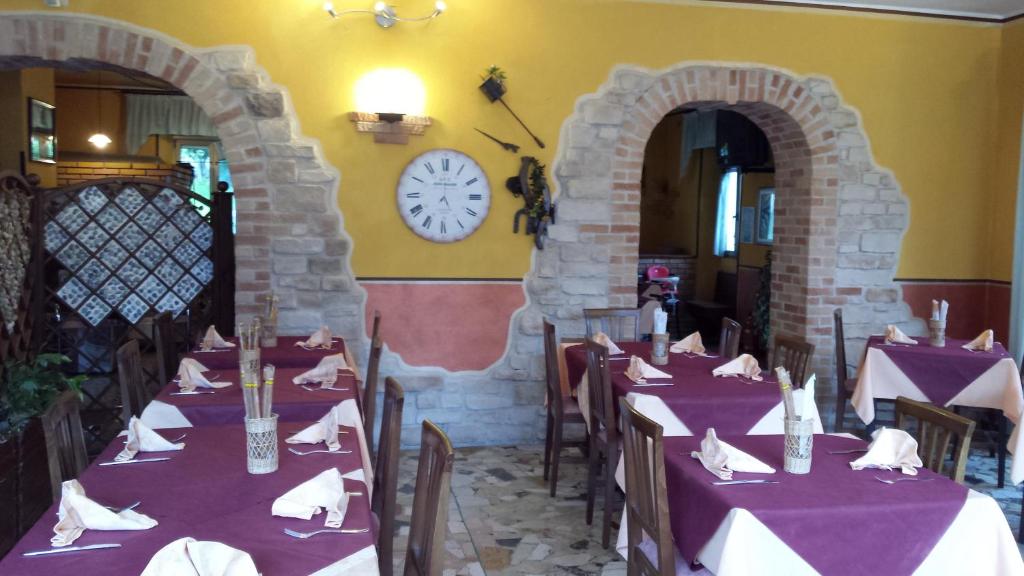 Restaurace v ubytování Albergo al lago