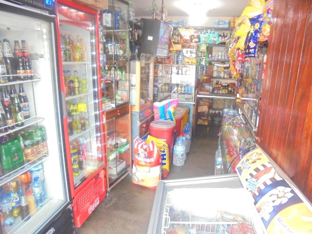 Supermarket nebo jiné obchody v  penzionu nebo okolí