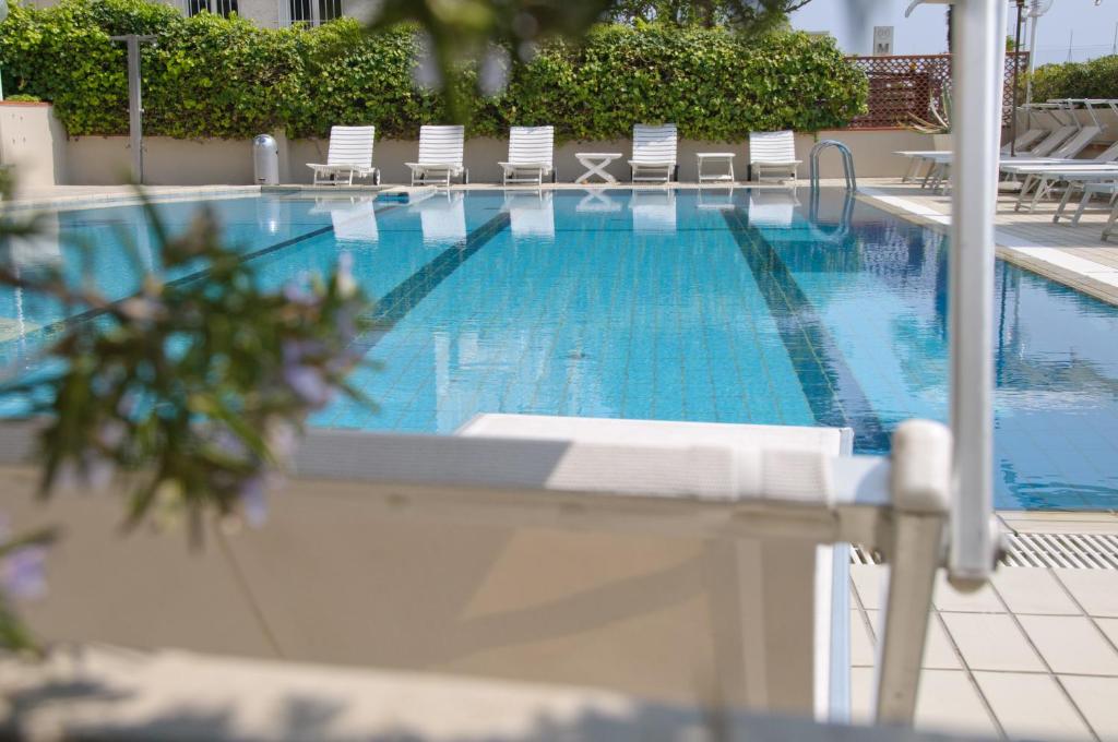 Bazén v ubytování HOTEL TRIONFAL - Fronte Mare - Vicinissimi al Centro nebo v jeho okolí