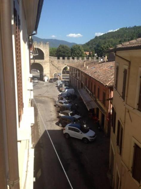 Dentro le mura