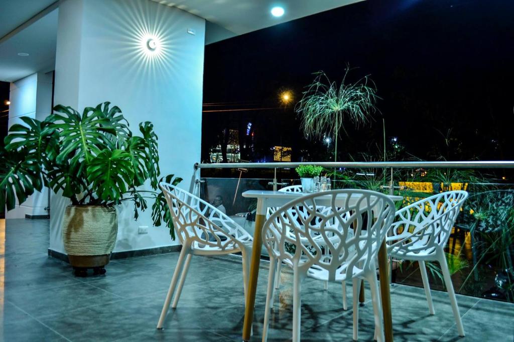 Rõdu või terrass majutusasutuses Solev Hotel