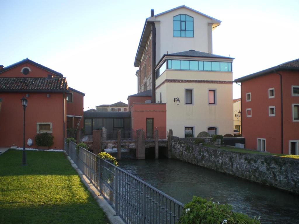 Budova, kde se hotel nachází