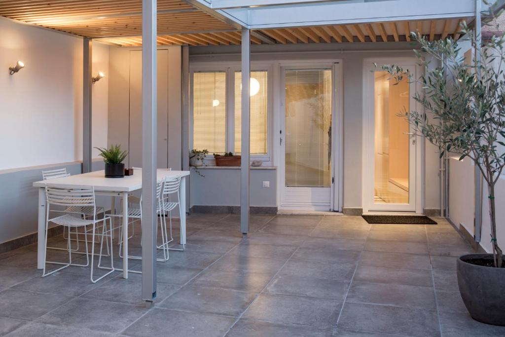 Auntie’s Home - 14