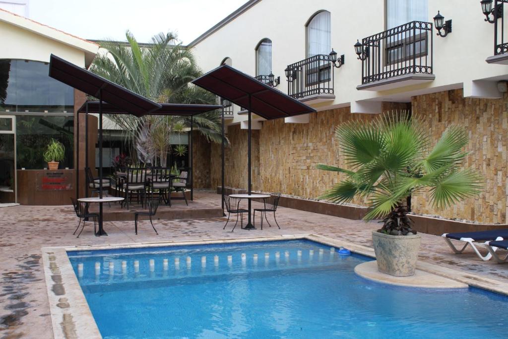 Bazén v ubytování Hotel Dubrovnik nebo v jeho okolí