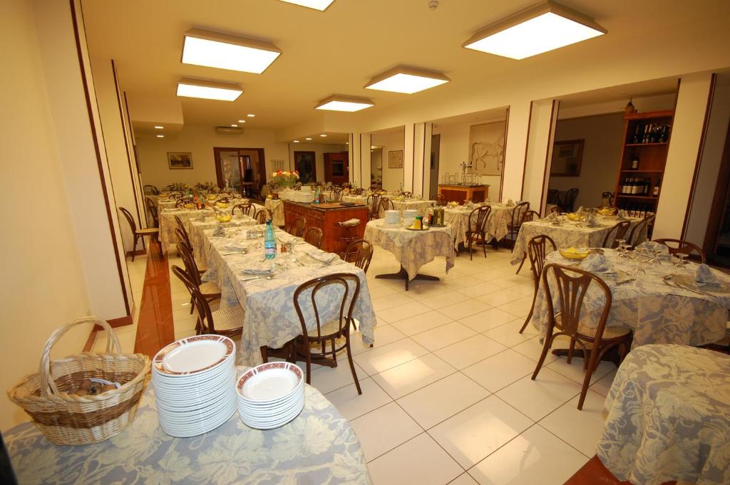 Restaurace v ubytování Hotel Bella Riviera Lungomare