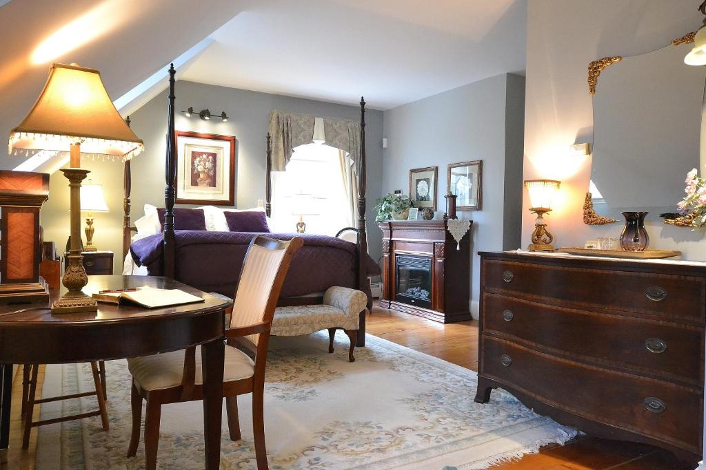 Briarwood Bed & Breakfast - Suite