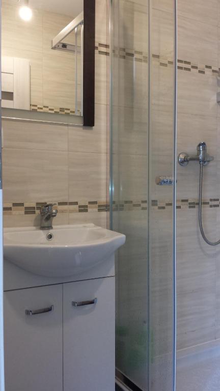 Fotografia z galérie ubytovania Nowy apartament z patio v destinácii Lubiatowo