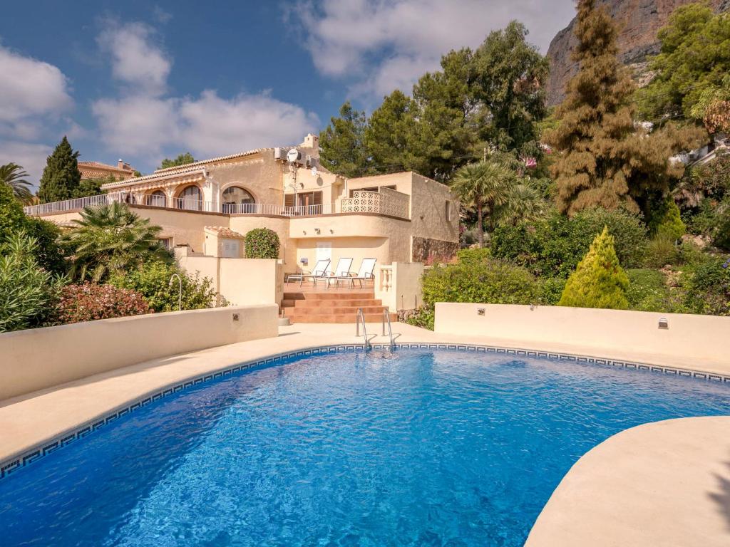 Бассейн в Villa with unique location, private swimming pool, terraces, views of Javea или поблизости