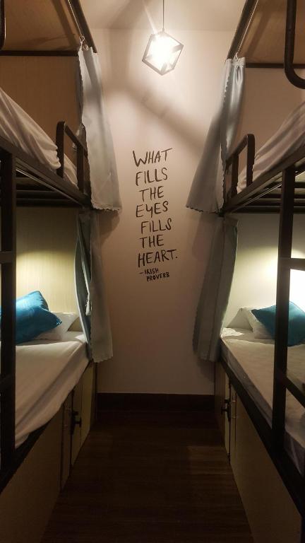 Postel nebo postele na pokoji v ubytování Fedora Hostel