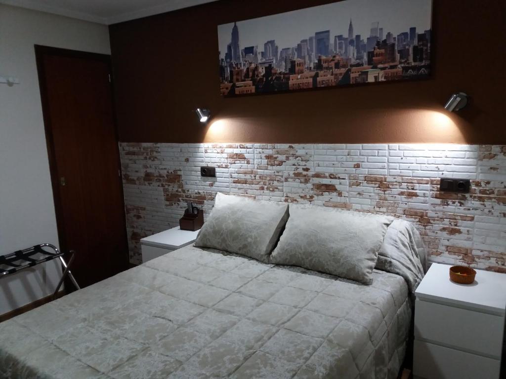 Hostal La Pilarica - Large Double Or Twin Room