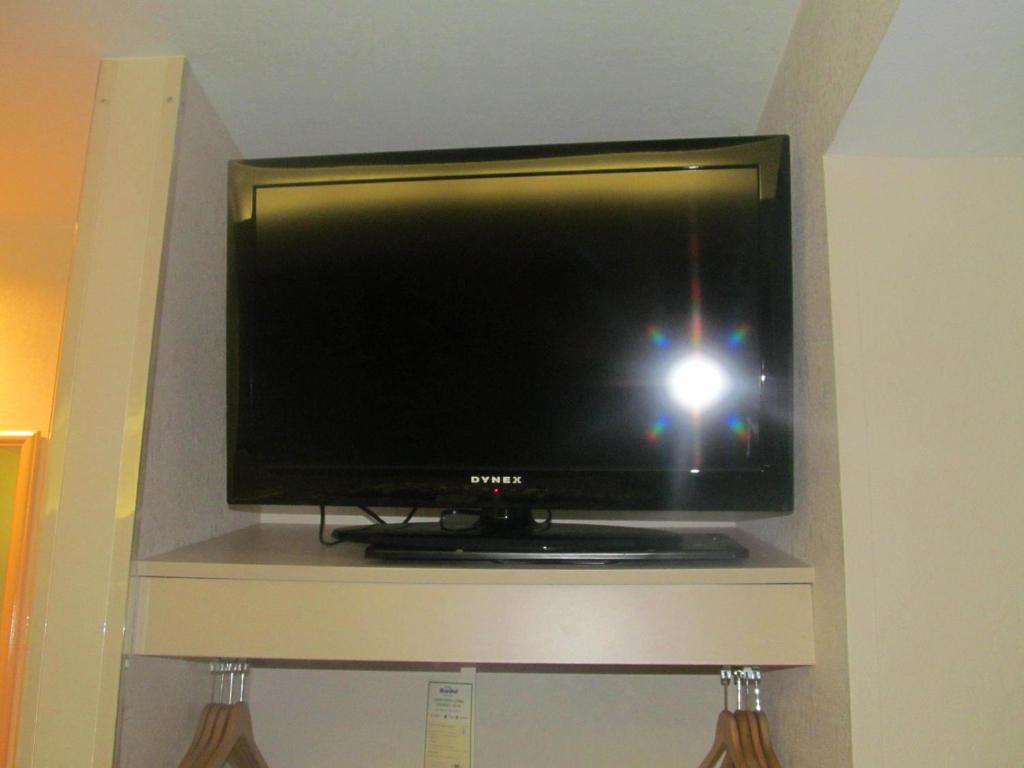 TV a/nebo společenská místnost v ubytování Microtel Inn by Wyndham Champaign