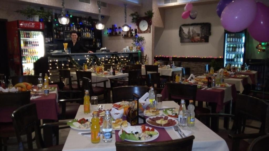 Jídlo v hotelu nebo okolí