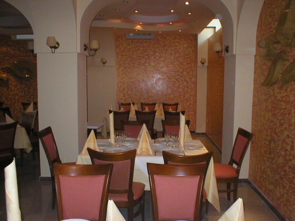 Restaurace v ubytování Hotel Class