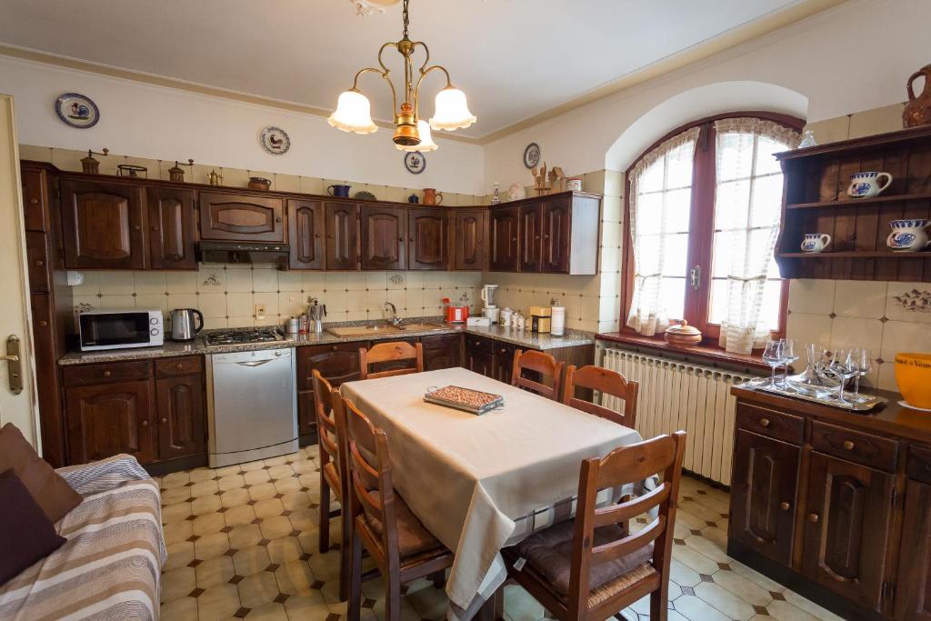Kuchyň nebo kuchyňský kout v ubytování Villa Anselma