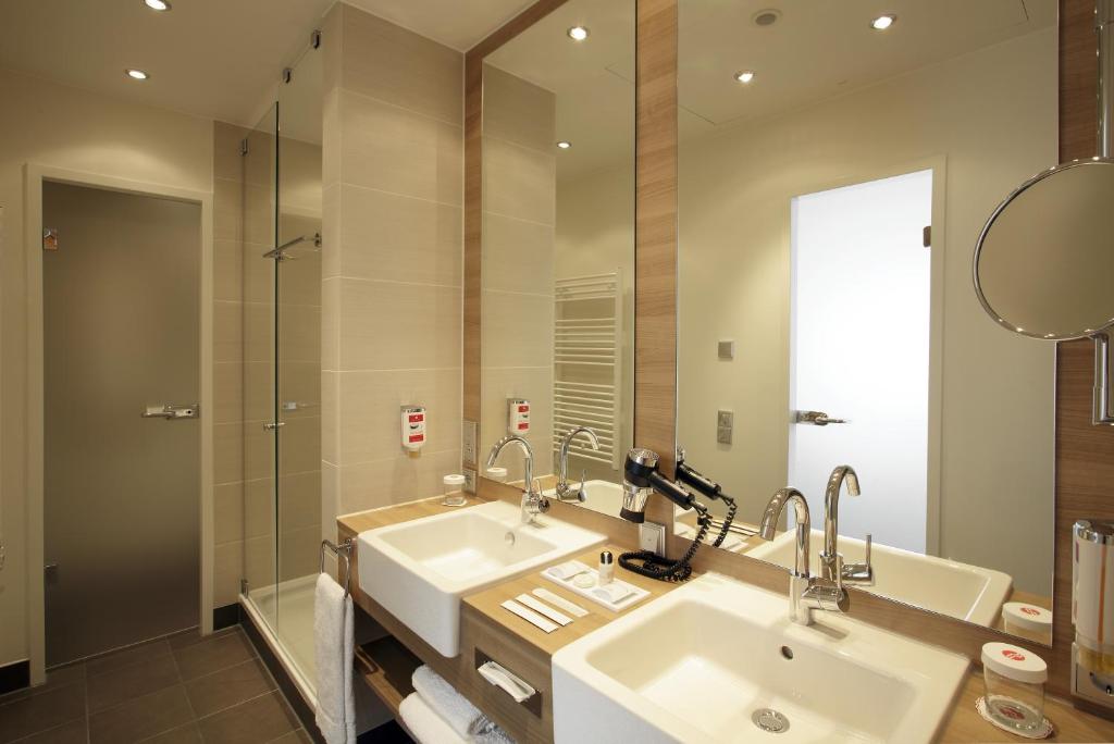 H4 Hotel Berlin Alexanderplatz - 12