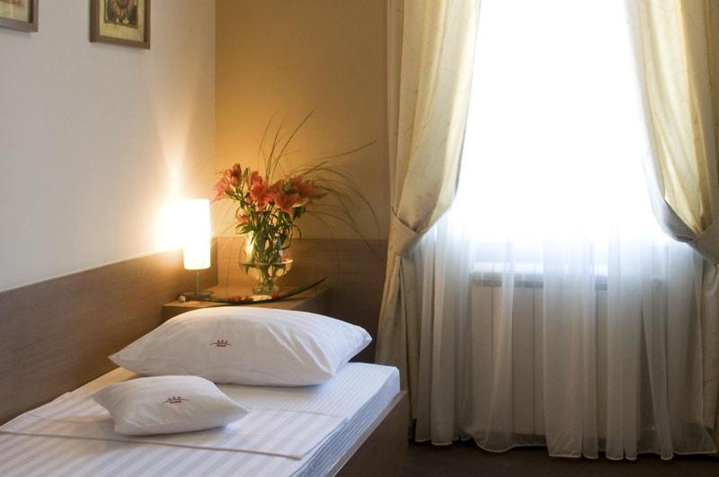 Hotel Knezevina - Camera Singola Con Parcheggio Gratuito
