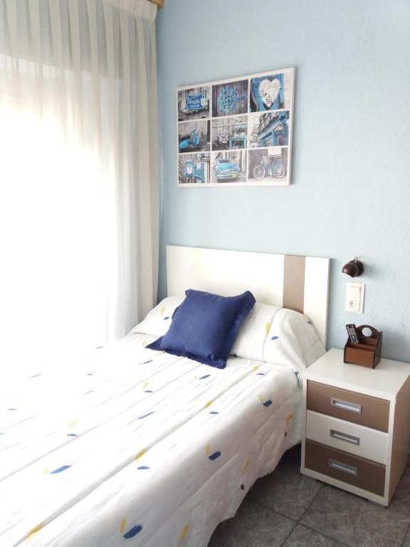 Hostal La Pilarica - Economy Single Room