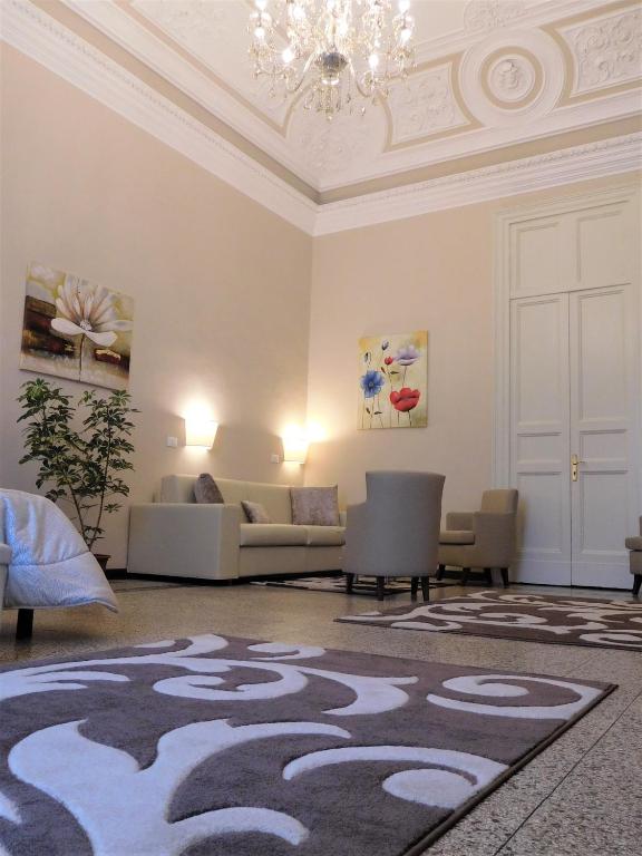 Hotel Etnea Royal Suites - Resim 43