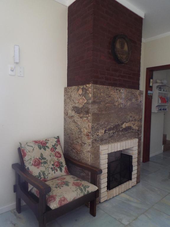  Casa 3 dormitórios sendo uma suíte com ar