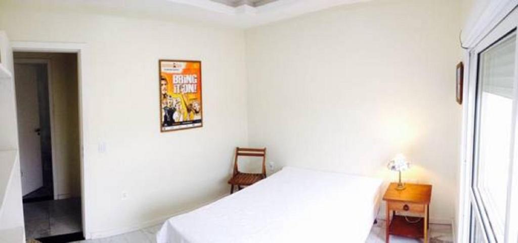  Casa 3 dormitórios sendo uma suíte com ar