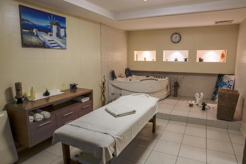 Lázně a/nebo wellness v ubytování Cosmopolitan Hotel & Wellness