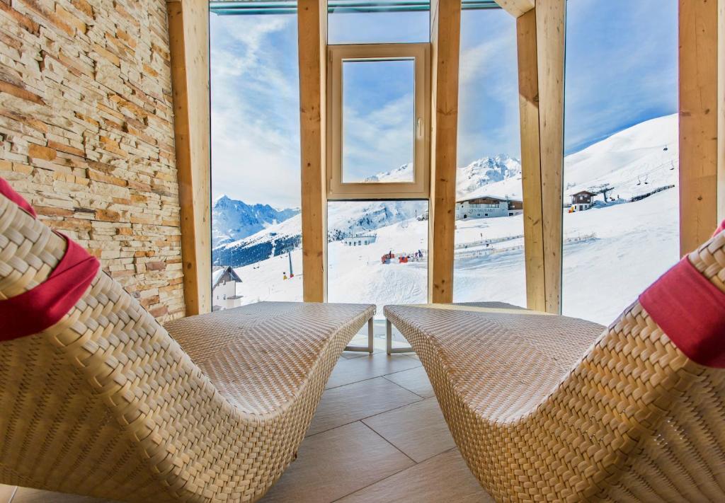 Nespecifikovaný výhled na hory nebo výhled na hory při pohledu z hotelu