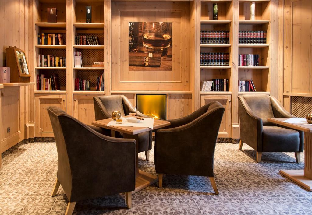 Posezení v ubytování Hotel Edelweiss Hochsölden Superior
