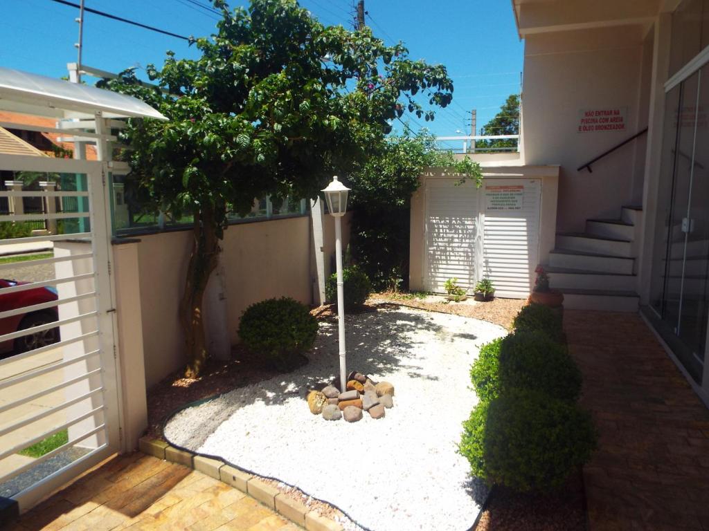  Casa 3 dormitórios sendo uma suíte com ar