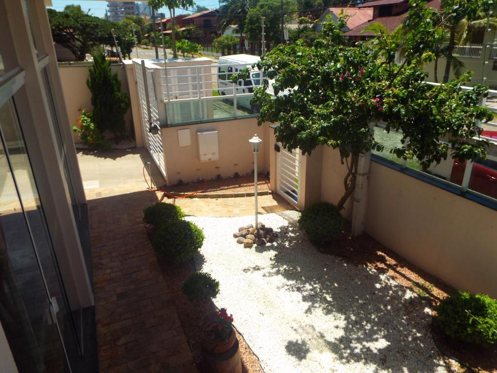  Casa 3 dormitórios sendo uma suíte com ar