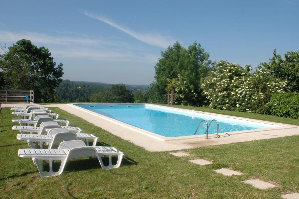 Villa Gites Chambre d hôtes avec piscine Dordogne 2-4-6-8-10 personnes - Huis Met Vijf Slaapkamers
