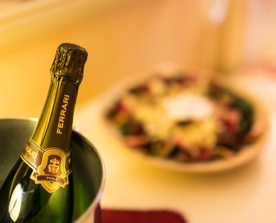 Nápoje v ubytování Hotel Erdarelli