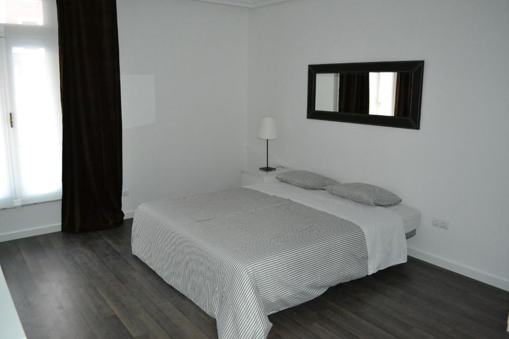 Room Gran Vía Apartments