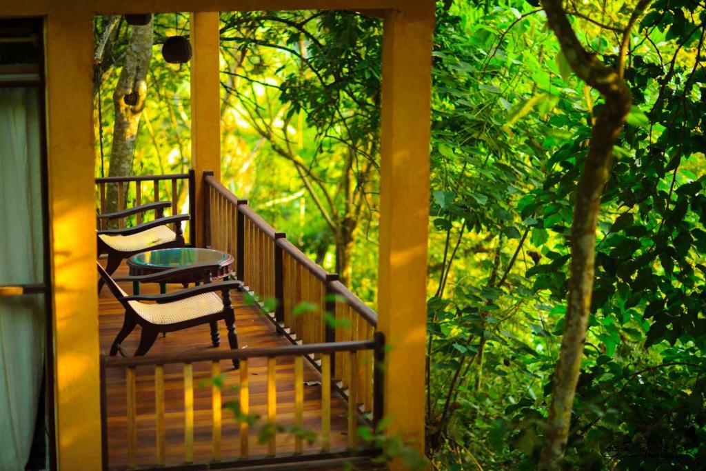 Balkón nebo terasa v ubytování Jungle Village Unawatuna