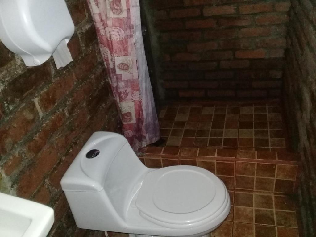 hostal Eco-Lodge La Chiponga - Twin Room With Private Bathroom
