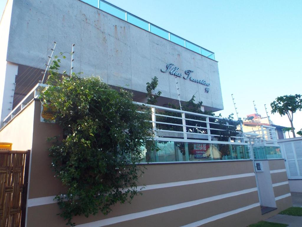  Casa 3 dormitórios sendo uma suíte com ar