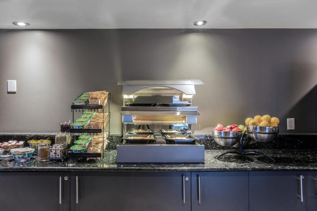 Hotel Faubourg Montreal Centre-Ville Downtown - Resim 9