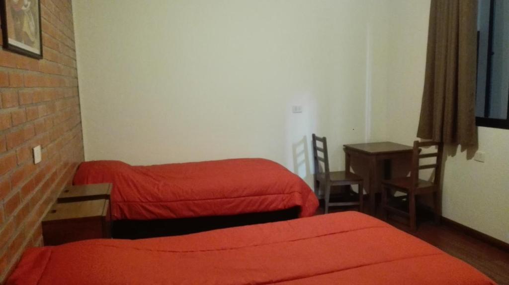 Piedra Blanca Backpackers Hostel - Twin Room With Private Bathroom