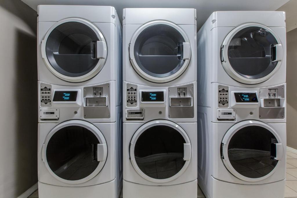 Hotel Faubourg Montreal Centre-Ville Downtown - Resim 5