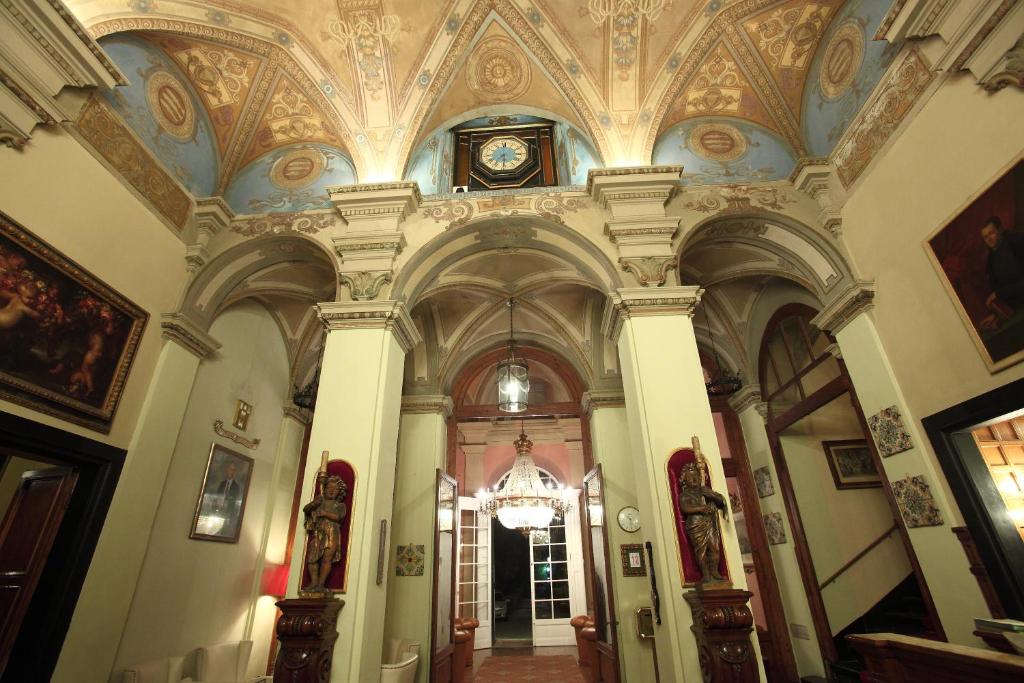 Фасад или вход в Grand Hotel Villa Balbi