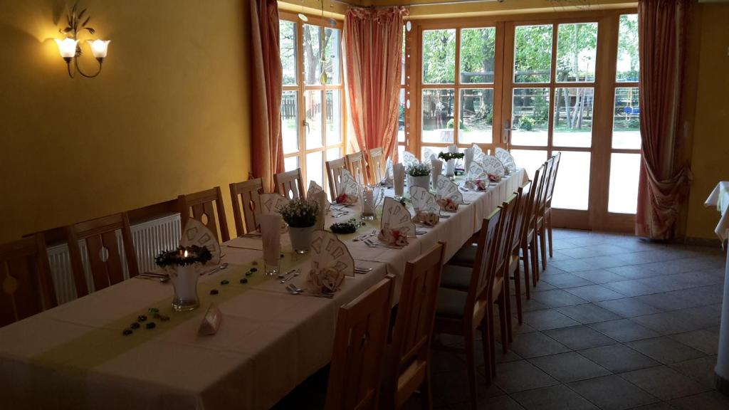 Restaurace v ubytování Gasthof Sempt