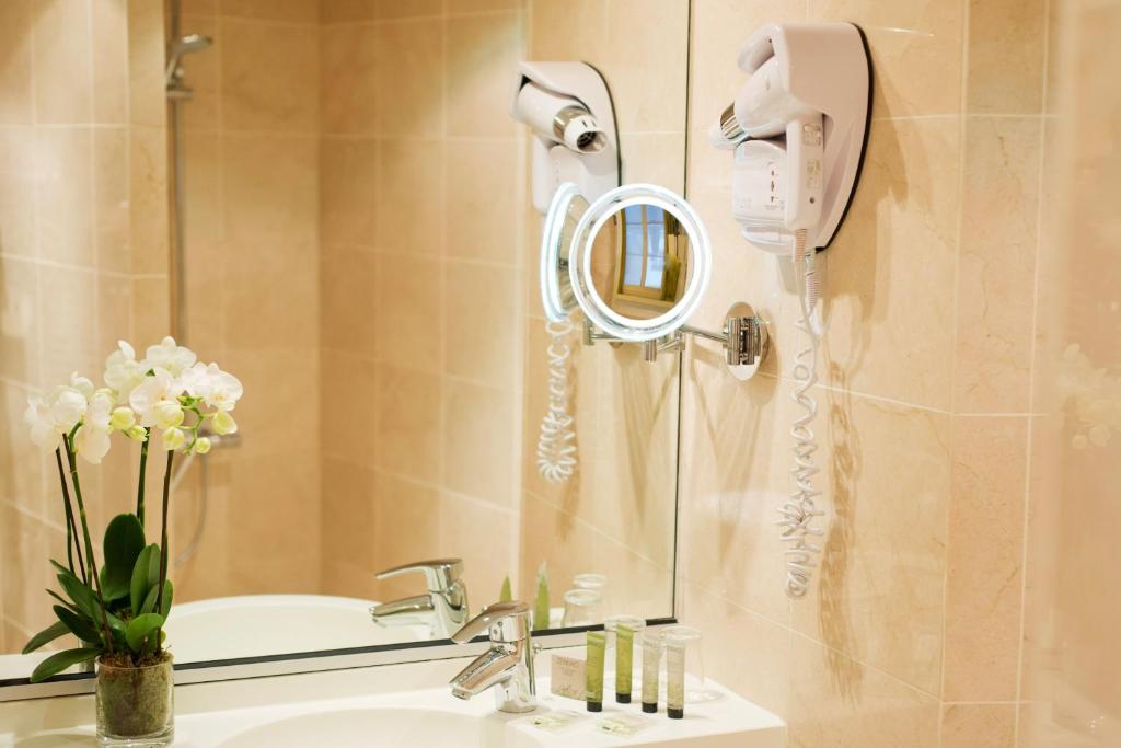 Hôtel Henri IV Rive Gauche - Resim 21