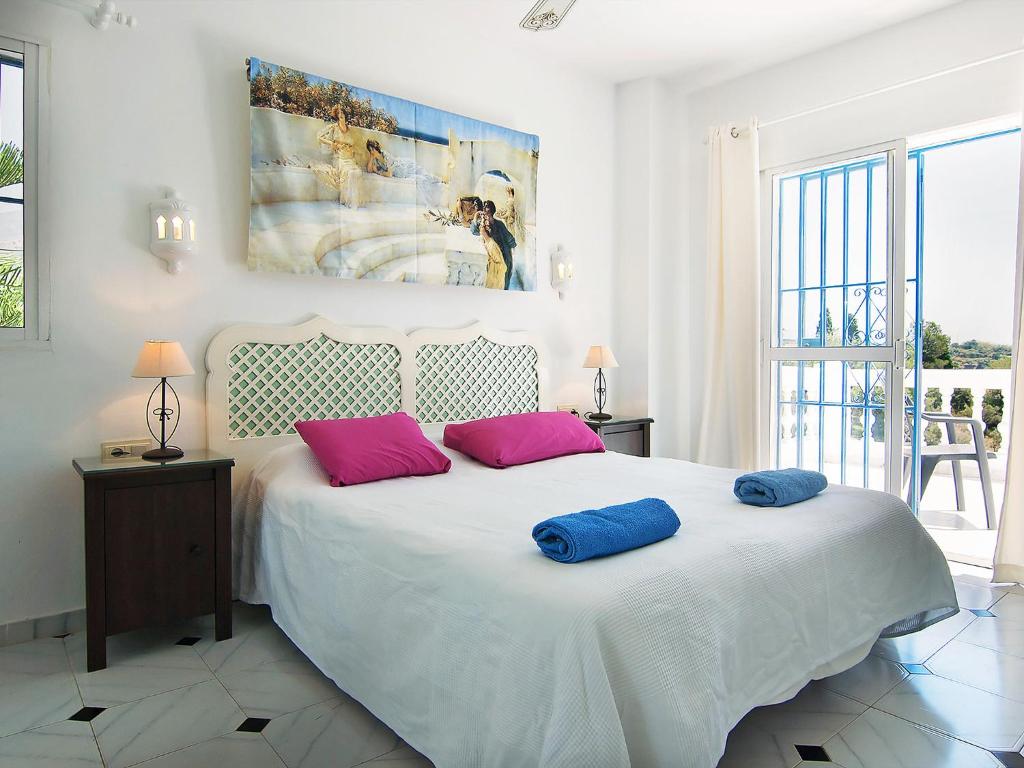 Postel nebo postele na pokoji v ubytování Villa Villa Pueblo Jara by Interhome