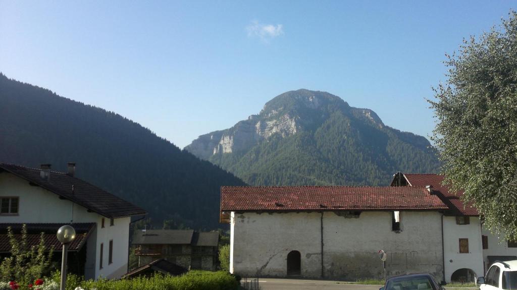 Nespecifikovaný výhled na hory nebo výhled na hory při pohledu z hotelu