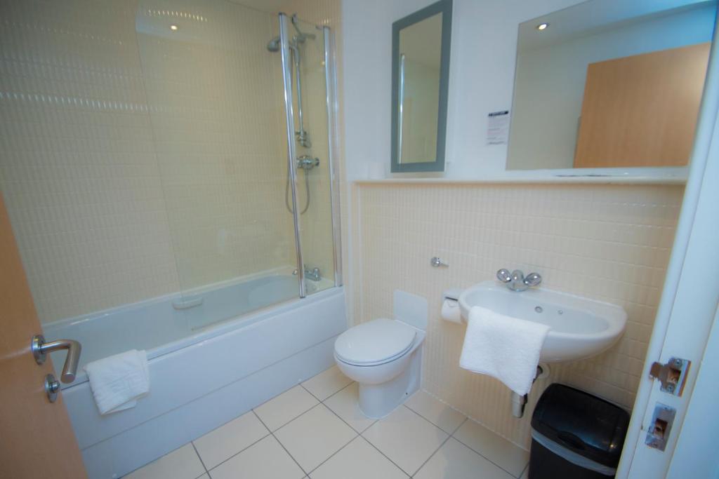 Koupelna v ubytování Ocean Serviced Apartments