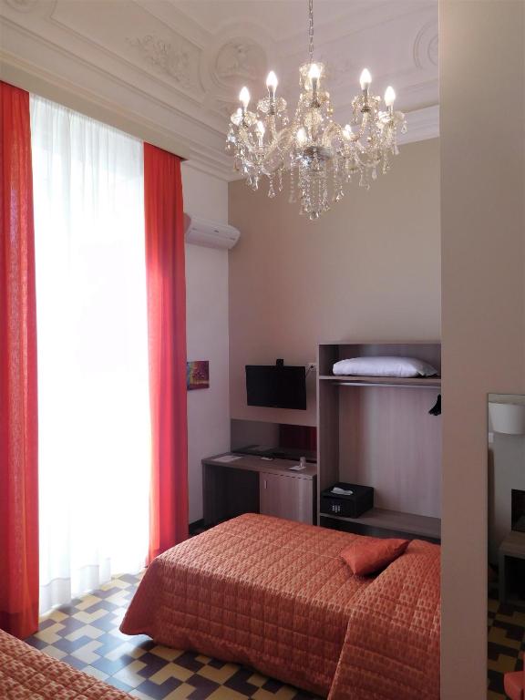 Hotel Etnea Royal Suites - Resim 39